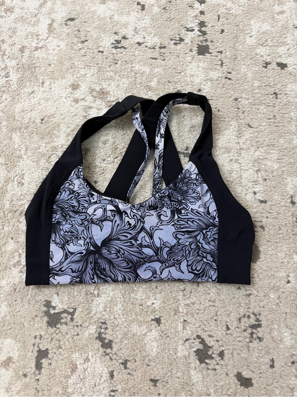 Lululemon Sweat Times Bra Size 6 - Hanakotoba Starlight Multi / Black - Picture 3 of 5